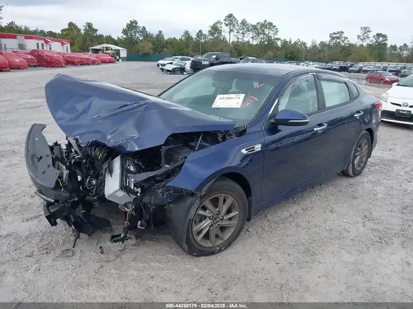 5XXGT4L34JG225928 2018 KIA OPTIMA - Image 2
