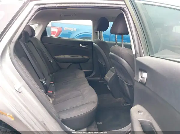 5XXGT4L34JG228375 2018 KIA OPTIMA - Image 8