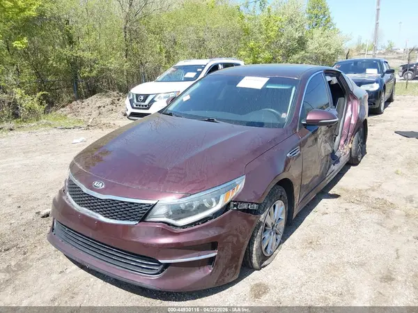 5XXGT4L34JG229896 2018 KIA OPTIMA - Image 2