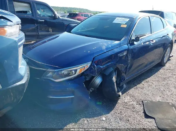 5XXGT4L34JG230076 2018 KIA OPTIMA - Image 2