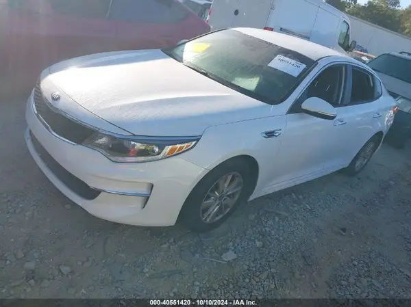 5XXGT4L34JG235519 2018 KIA OPTIMA - Image 2