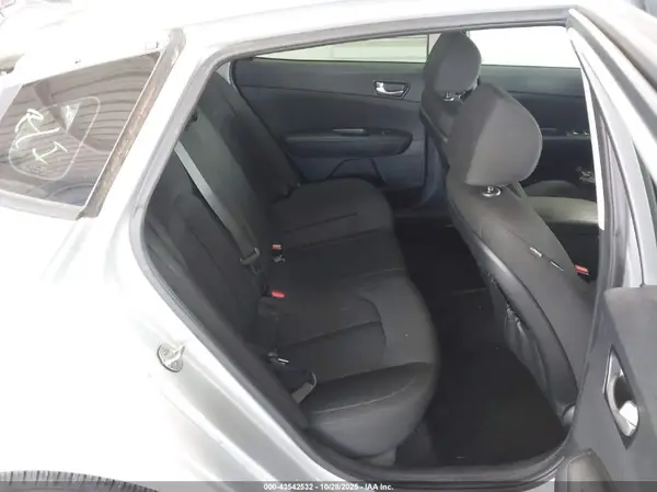 5XXGT4L34JG235634 2018 KIA OPTIMA - Image 8