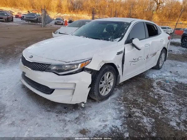 5XXGT4L34JG239277 2018 KIA OPTIMA - Image 2