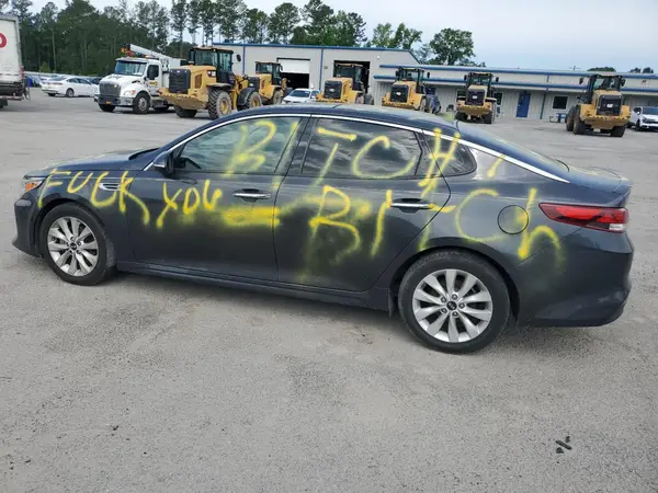 5XXGT4L34JG240767 2018 KIA OPTIMA - Image 2