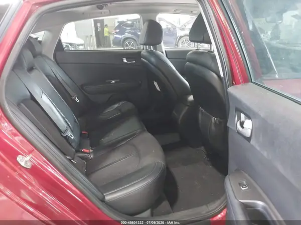 5XXGT4L34JG241062 2018 KIA OPTIMA - Image 8