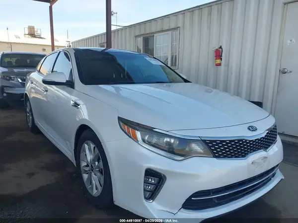 5XXGT4L34JG241515 2018 KIA OPTIMA - Image 1
