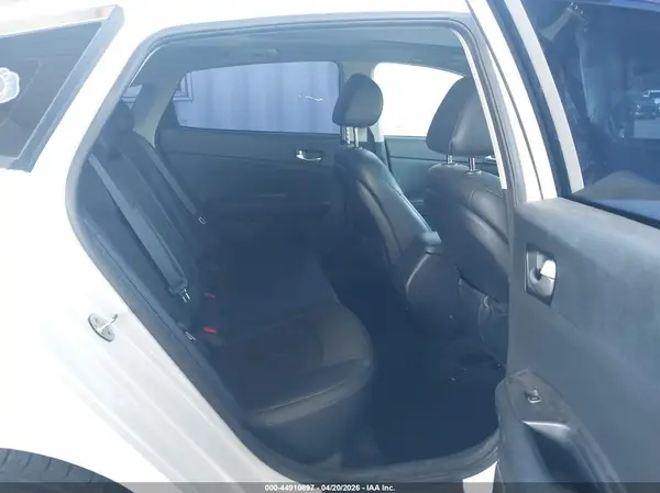 5XXGT4L34JG241515 2018 KIA OPTIMA - Image 8