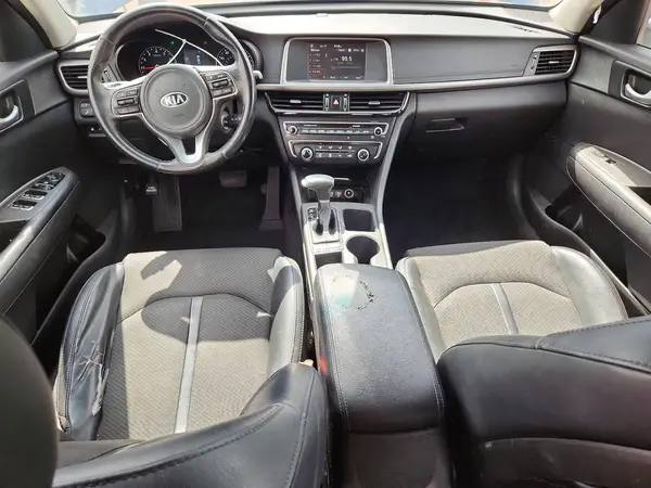 5XXGT4L34JG242423 2018 KIA OPTIMA - Image 8