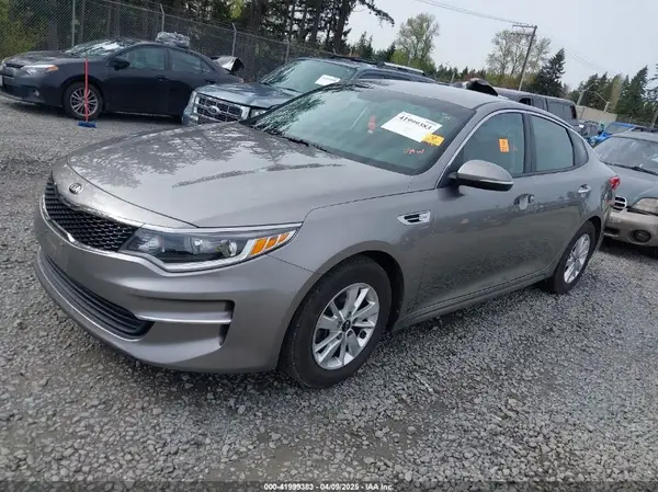 5XXGT4L34JG242597 2018 KIA OPTIMA - Image 2