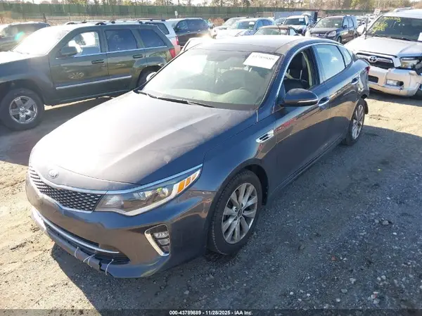 5XXGT4L34JG243913 2018 KIA OPTIMA - Image 2
