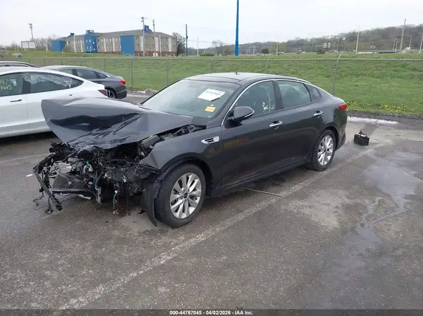 5XXGT4L34JG244821 2018 KIA OPTIMA - Image 2