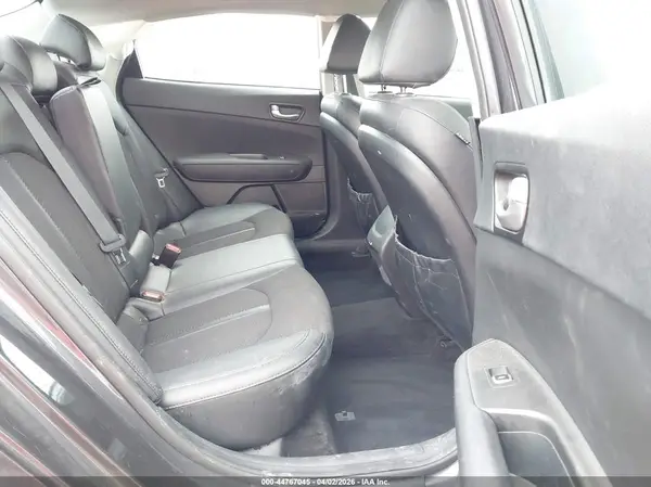 5XXGT4L34JG244821 2018 KIA OPTIMA - Image 8