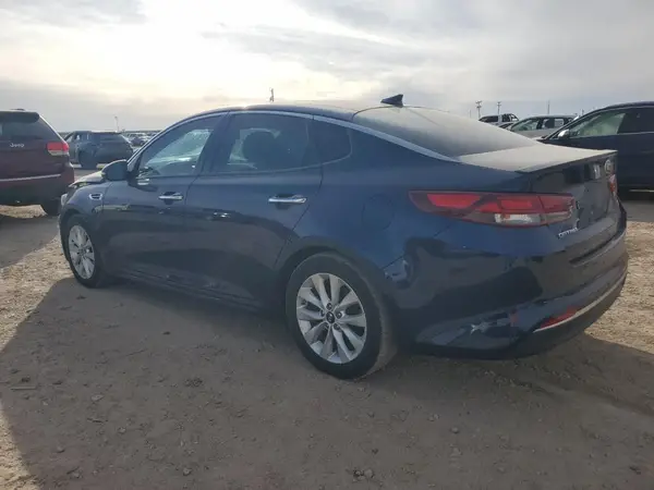 5XXGT4L34JG245323 2018 KIA OPTIMA - Image 2