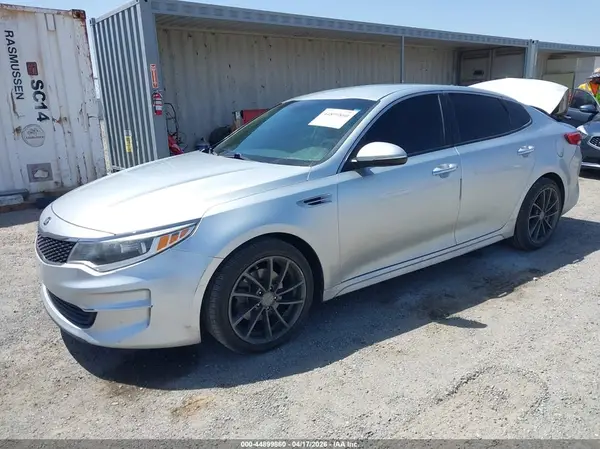 5XXGT4L34JG246018 2018 KIA OPTIMA - Image 2