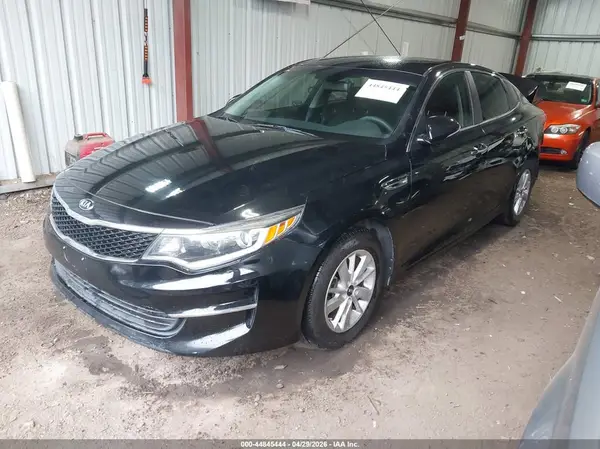 5XXGT4L34JG247220 2018 KIA OPTIMA - Image 2