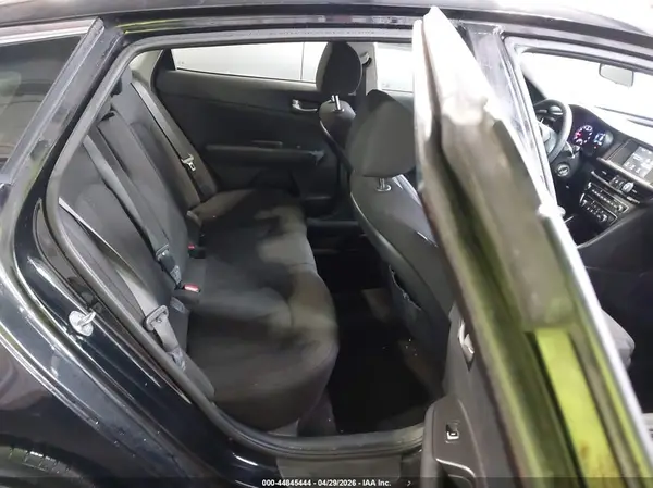 5XXGT4L34JG247220 2018 KIA OPTIMA - Image 8