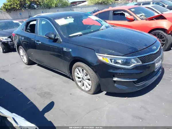 5XXGT4L34JG250876 2018 KIA OPTIMA - Image 1