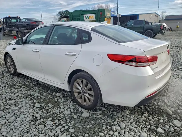 5XXGT4L34JG252188 2018 KIA OPTIMA - Image 2