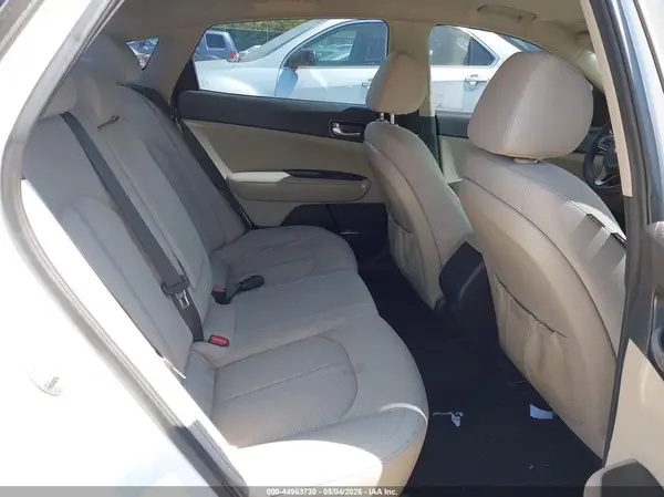 5XXGT4L34JG252417 2018 KIA OPTIMA - Image 8