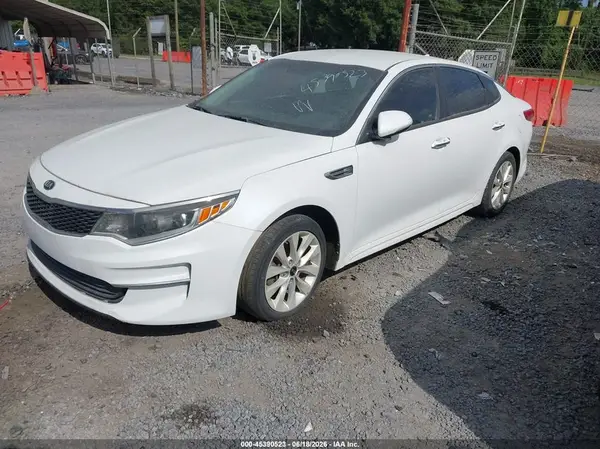 5XXGT4L34JG252899 2018 KIA OPTIMA - Image 2