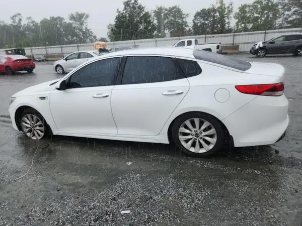 5XXGT4L34JG254717 2018 KIA OPTIMA - Image 2
