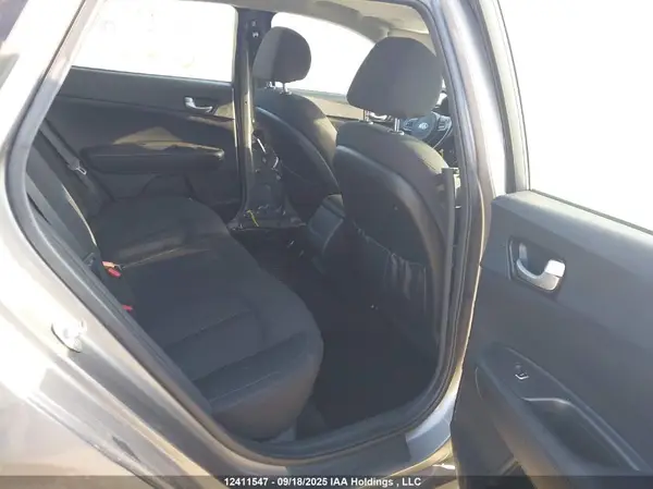 5XXGT4L34JG255320 2018 KIA OPTIMA - Image 8