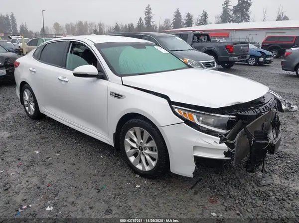 5XXGT4L34JG255737 2018 KIA OPTIMA - Image 1