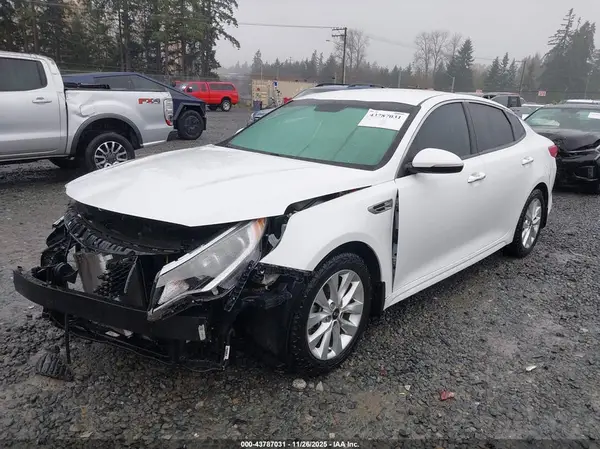 5XXGT4L34JG255737 2018 KIA OPTIMA - Image 2