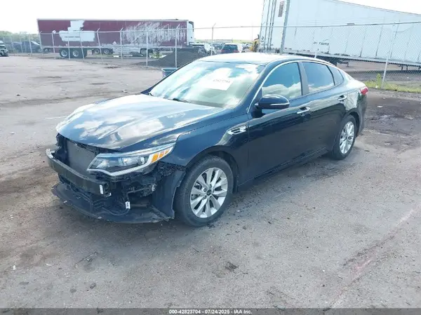 5XXGT4L34JG256502 2018 KIA OPTIMA - Image 2