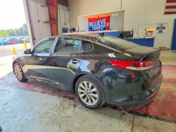 5XXGT4L34JG257374 2018 KIA OPTIMA - Image 2
