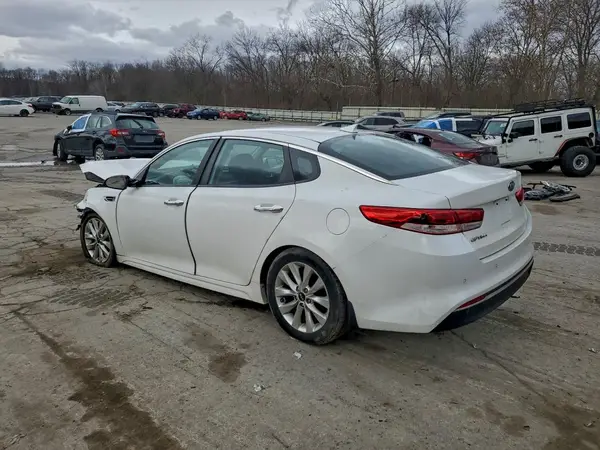 5XXGT4L34JG259559 2018 KIA OPTIMA - Image 2