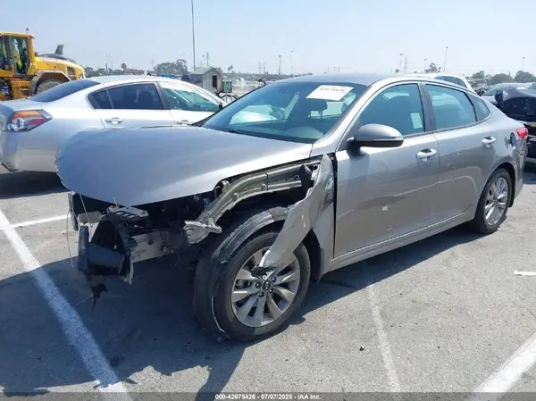 5XXGT4L34JG263479 2018 KIA OPTIMA - Image 2