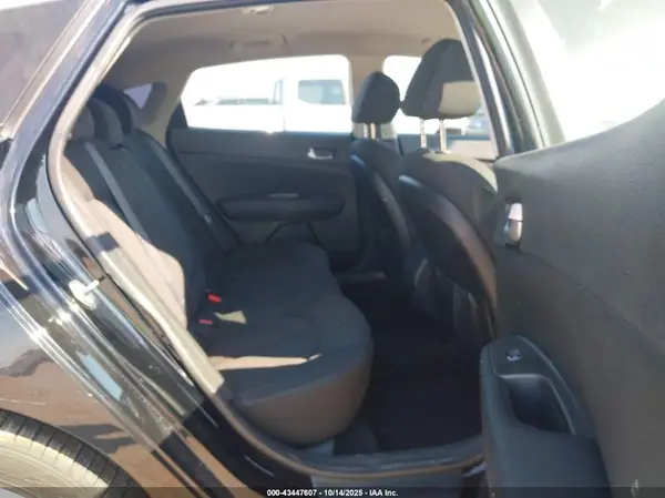 5XXGT4L34JG263496 2018 KIA OPTIMA - Image 8