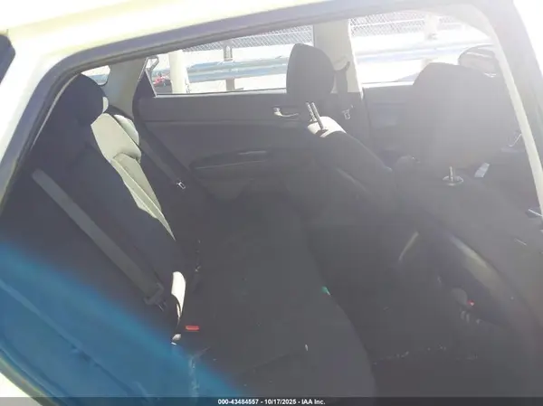 5XXGT4L34JG263580 2018 KIA OPTIMA - Image 8