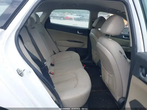 5XXGT4L34JG263935 2018 KIA OPTIMA - Image 8