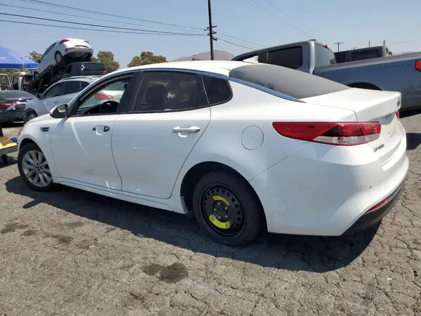 5XXGT4L34JG265393 2018 KIA OPTIMA - Image 2
