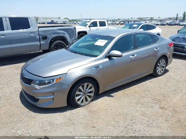 5XXGT4L34JG266575 2018 KIA OPTIMA - Image 2