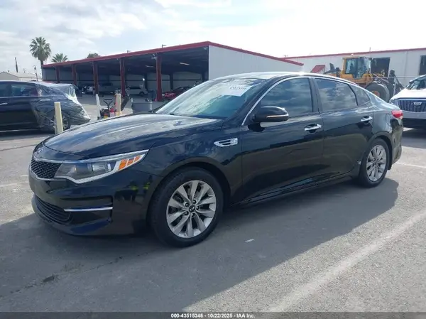 5XXGT4L34JG267046 2018 KIA OPTIMA - Image 2