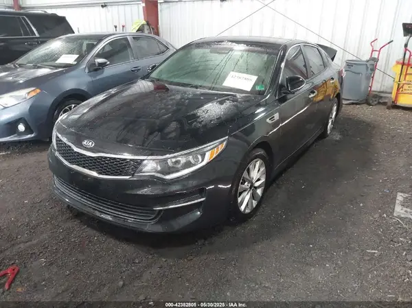 5XXGT4L34JG268326 2018 KIA OPTIMA - Image 2
