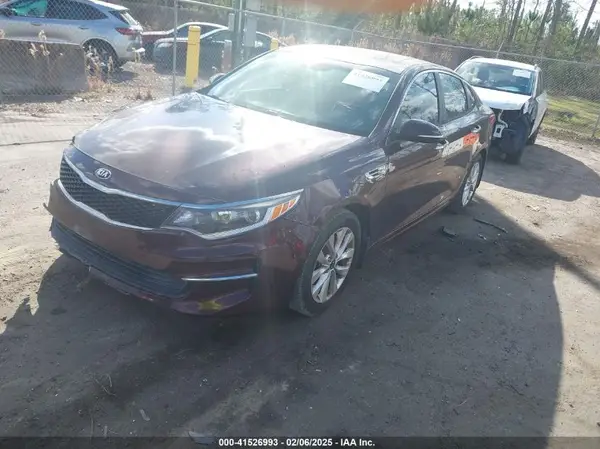 5XXGT4L34JG268956 2018 KIA OPTIMA - Image 2