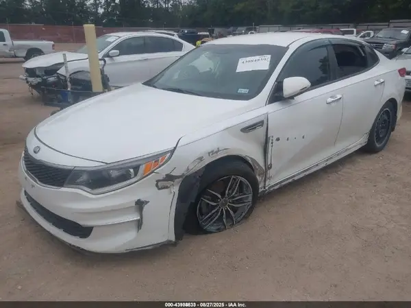 5XXGT4L34JG272053 2018 KIA OPTIMA - Image 2