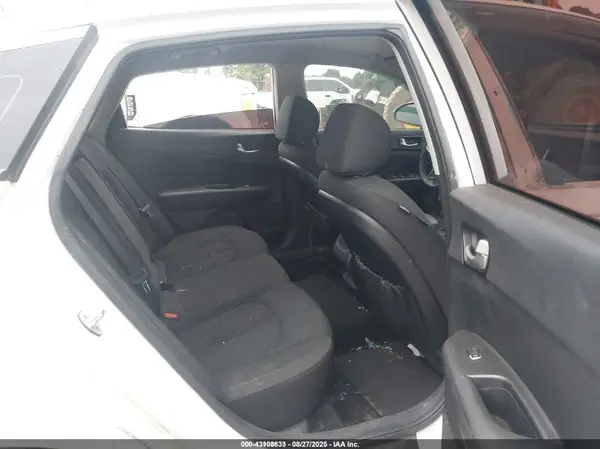 5XXGT4L34JG272053 2018 KIA OPTIMA - Image 8