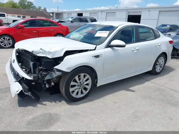 5XXGT4L34JG272554 2018 KIA OPTIMA - Image 2