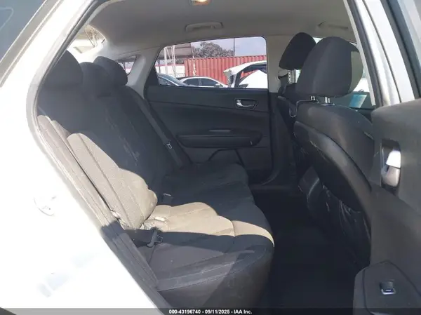 5XXGT4L34JG272974 2018 KIA OPTIMA - Image 8