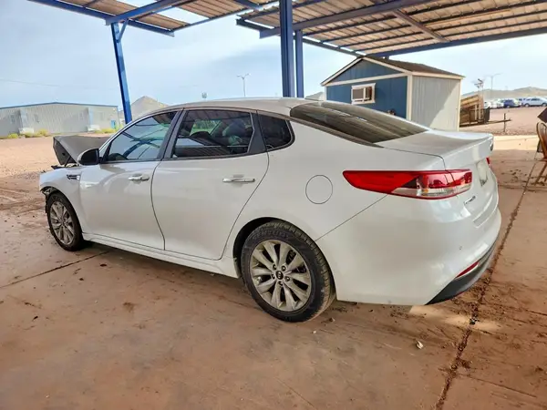 5XXGT4L34JG274658 2018 KIA OPTIMA - Image 2