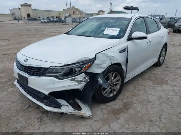 5XXGT4L34KG275634 2019 KIA OPTIMA - Image 2