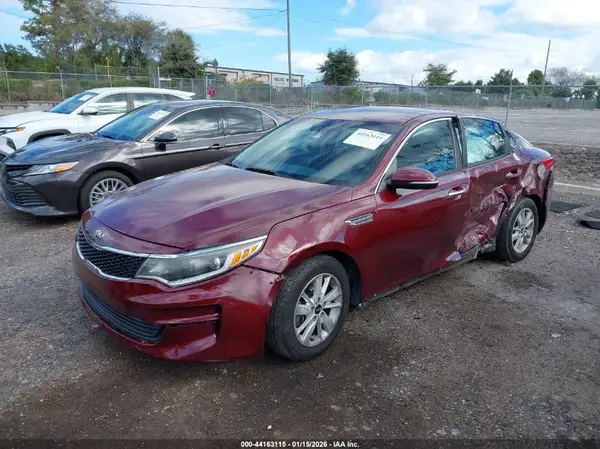 5XXGT4L34KG279358 2019 KIA OPTIMA - Image 2