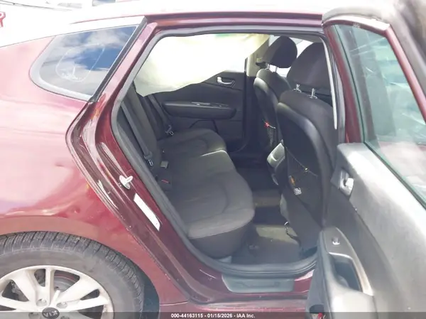 5XXGT4L34KG279358 2019 KIA OPTIMA - Image 8