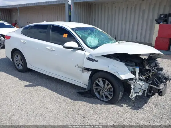 5XXGT4L34KG288352 2019 KIA OPTIMA - Image 1