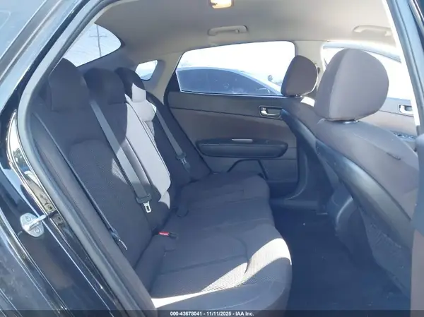 5XXGT4L34KG292577 2019 KIA OPTIMA - Image 8